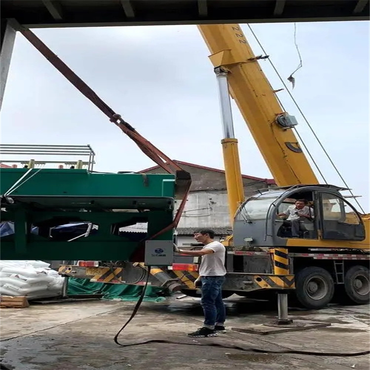 西流河镇注意大型吊车出租使用以及应该怎样正确维护