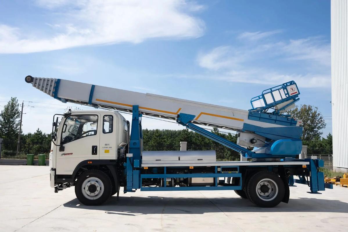 西流河镇云梯上料车租赁费用